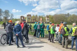 Tradicinis dviračių žygis pasieniu atvedė ir į Paulavos Respubliką