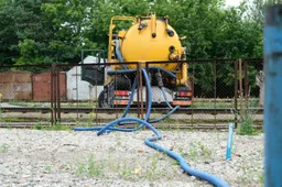 Iš buvusios naftos bazės teritorijos jau išsiurbta virš 7 tonų naftos produktų