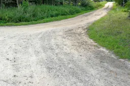 Tęsiami kelių priežiūros darbai