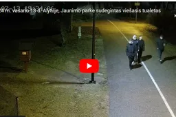 Policija ieško asmenų, turinčių informacijos apie tualeto padegimą