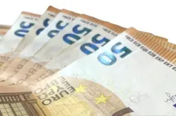 Sukčių nurodymams paklusę netenka pinigų