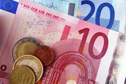 Nuo kitų metų minimali mėnesinė alga Lietuvoje galėtų kilti dešimčia procentų