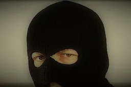 Kaukėti įsibrovėliai talžė namo gyventoją ir jo svečią