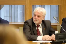 Alytiškiai raginami tinkamai dėvėti kaukes ir laikytis atstumo