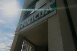 Alytuje šlaistosi, pinigų prašinėja įtartinas vyriškis