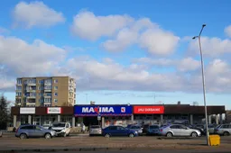 Atidaryta atsinaujinusi Likiškėlių g. „Maxima“