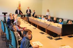 Pirmokų pažintis su rajonu prasidėjo nuo herbo