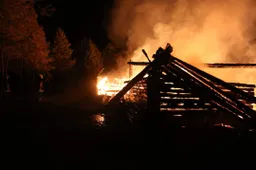 Sudegė Margionių klojimo teatras