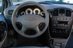 Prie „Chrysler“ vairo sulaikytas girtas karys