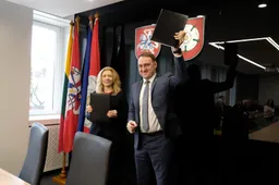 Pasirašė sutartį su M. Romerio universitetu