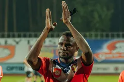 DFK „Dainava“ Lietuvos čempionų dubleriams nusileido, bet pirmenybių lydere išliko