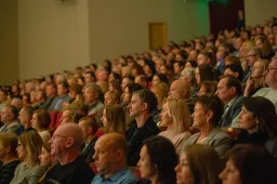 Pirmasis ne virtualus, o gyvas renginys Alytaus kultūros centre – koncertas Motinos dienai