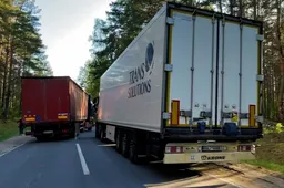 Prie Druskininkų – vėl kilometrinės vilkikų eilės Baltarusijos link