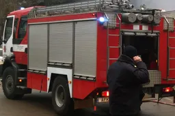 Alytaus rajone užsidegus namui, du žmonės išvežti į ligoninę