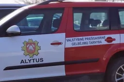 Alytaus rajone kilusiuose gaisruose sudegė automobiliai, traktoriai, grūdai, nukentėjo du žmonės