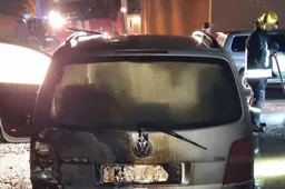 Degė automobilis, įtariamas padegimas