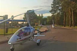 Į Alytaus aerodromą užsuko pirmos „skrendančios mašinos“