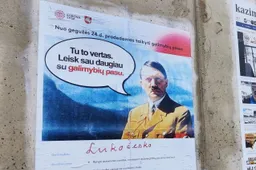 Alytaus policija aiškinasi, kas mieste užklijavo plakatus su Hitlerio atvaizdu