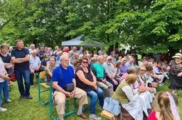 Vasarą pasveikino ir Raitininkų seniūnija – dainavo O. Vyšniauskas ir kiti atlikėjai