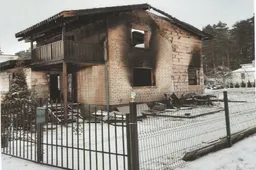 Medukštoje degė namas, sudegė visas pastato vidus su jame buvusiais daiktais