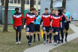 Alytaus futbolininkų gausiai atstovaujami DFK „Dainava“ dubleriai namuose pradėjo pergale