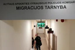 Asmens tapatybės kortelių išdavimas skubos tvarka brangs trigubai, pasai – beveik dvigubai
