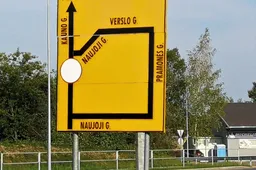 Atsiprašo už laikinus nepatogumus dėl stabdomo eismo Naujojoje gatvėje