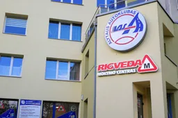 Mokymą atnaujinančių vairavimo mokyklų instruktoriams – nemokami COVID-19 testai