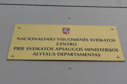 COVID-19 protrūkiuose Alytaus mieste: atvejai siuvyklose ir antriniai – darbuotojų šeimose