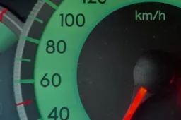 Nuo lapkričio automagistralėse ir greitkeliuose privalome važiuoti lėčiau