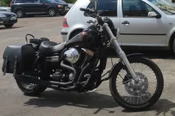 Motociklininkai ir automobilių vairuotojai už greičio viršijimą atsakys vienodai