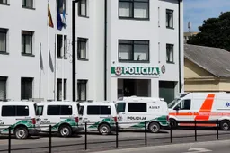 Vyras aptiktas tvenkinyje, bendraamžis – vis dar ieškomas