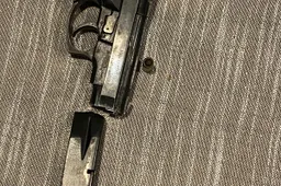 Muštynių Alytuje pėdsakais: narkotikai, ginklai, šaudmenys