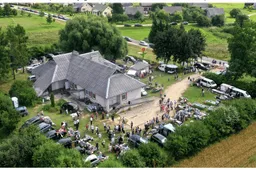 Makniūnai vėl kviečia į bagažinių sekmadienį