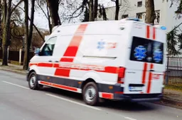 Žiede susidūrė trys automobiliai – nukentėjo karys