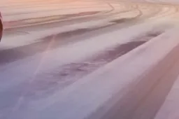 Rajoniniuose keliuose – slidūs ruožai, naktį eismą sunkins snygis, plikledis ir lijundra