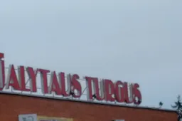 Vyrą apvogė turguje