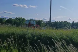 Prie vairo girtas – ir traktorininkas