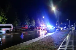 Avarija Statybininkų gatvėje: automobilis rėžėsi į stovintį tralą