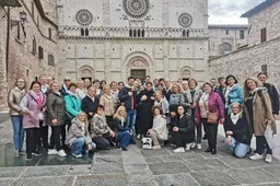 Alytiškiai piligrimai Asyžiuje susitiko palaimintojo Karolio Akučio mamą