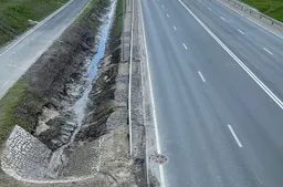 Griūvančio Naujosios gatvės kelkraščio tvarkymas – rangovo atsakomybė