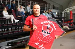 Varsiečiai padėkojo ilgamečiam kapitonui ir padovanojo pergalę