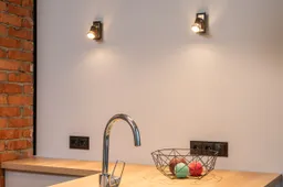 Interjero tendencijos su pakabinamais šviestuvais