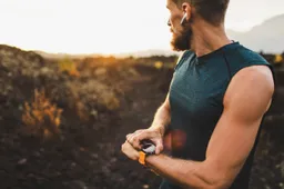 Rankinis laikrodis – naudingas pasirinkimas sportui ir laisvalaikiui