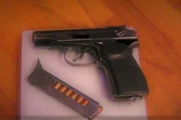 Vyras susižalojo namuose laikytu pistoletu