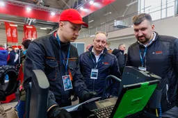 Geriausio automechaniko konkurse pasižymėjo ir alytiškis