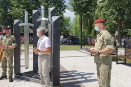 Jiezne atidengtas paminklas trims karių savanorių kartoms