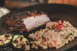 Kepimo menas – kodėl Kamado kepimo griliai yra geriausias pasirinkimas