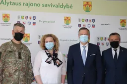 Rajoną aplankė kariuomenės vadas ir krašto apsaugos viceministras