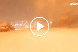 Sniego sluoksnis keliuose daug kur sieka 20 cm